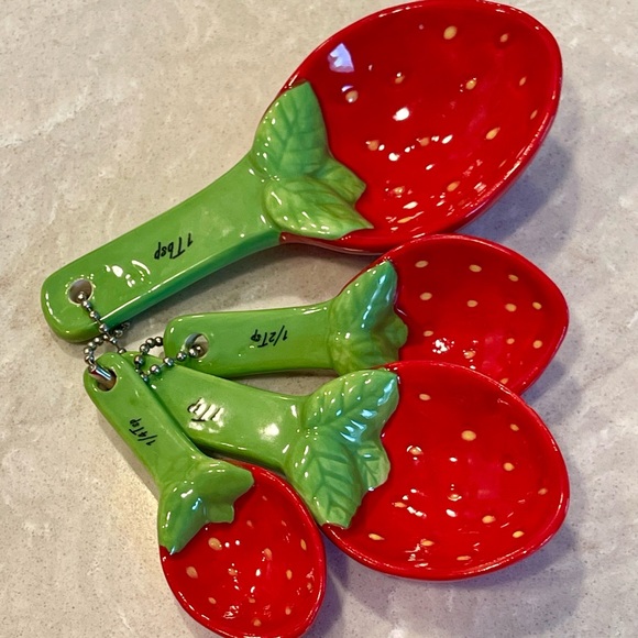 New Trendy Ceramic strawberry shaped measuring Spoons 4 pc set, great gifts! - Picture 6 of 9